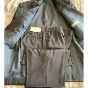 Michael Kors Navy Men’s Classic Fit -2 Piece Suit